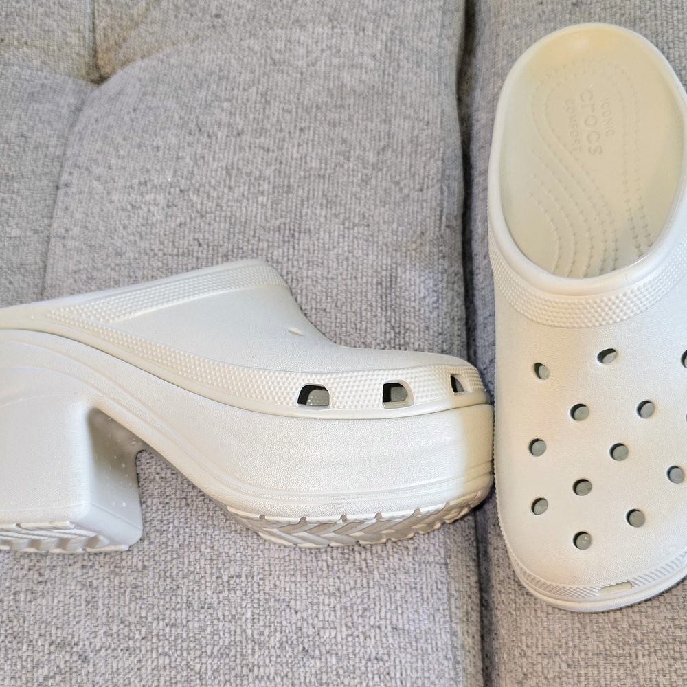 CROCS Women's Off-White Platform Mules
